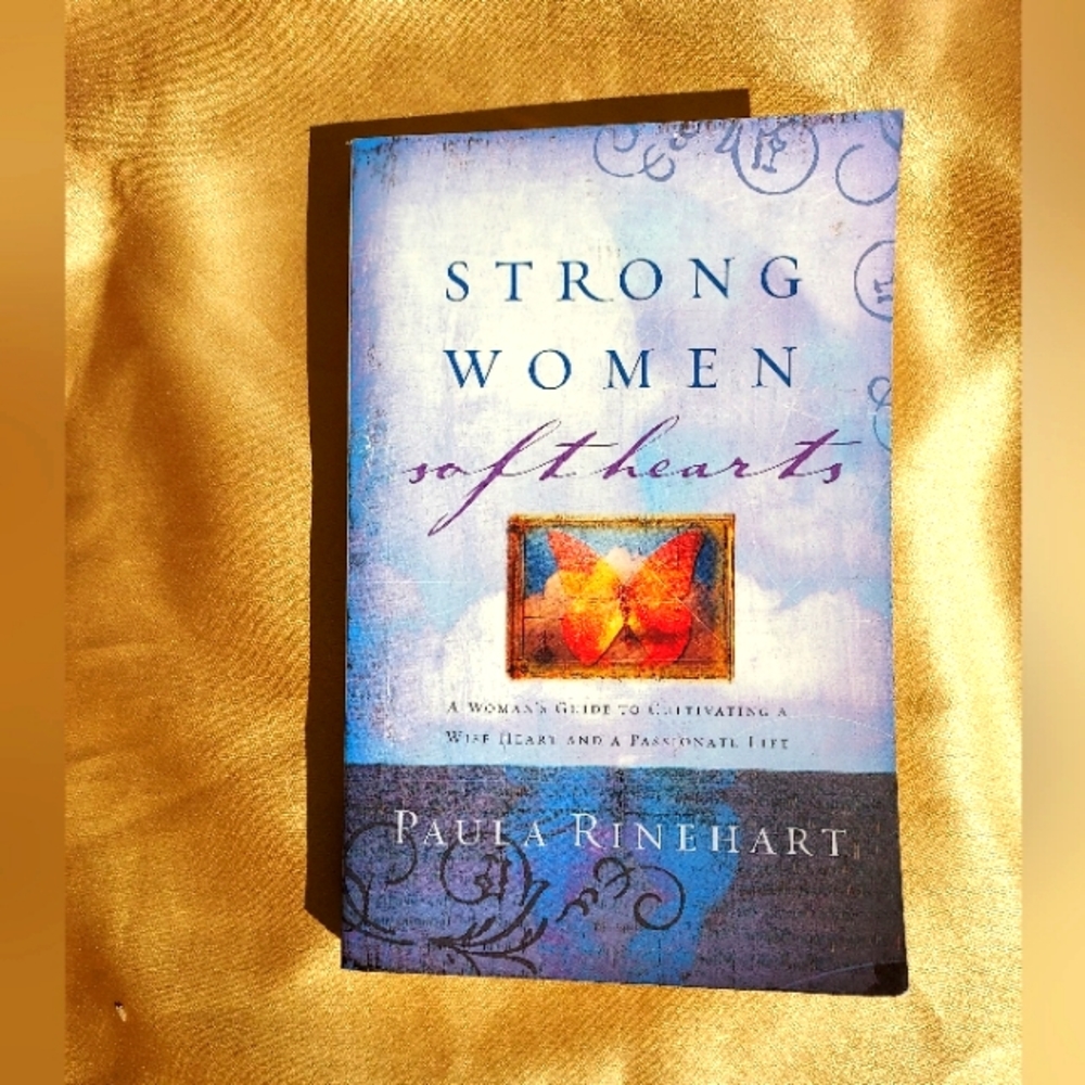 Book 'Strong Women' by Paul Rinehart